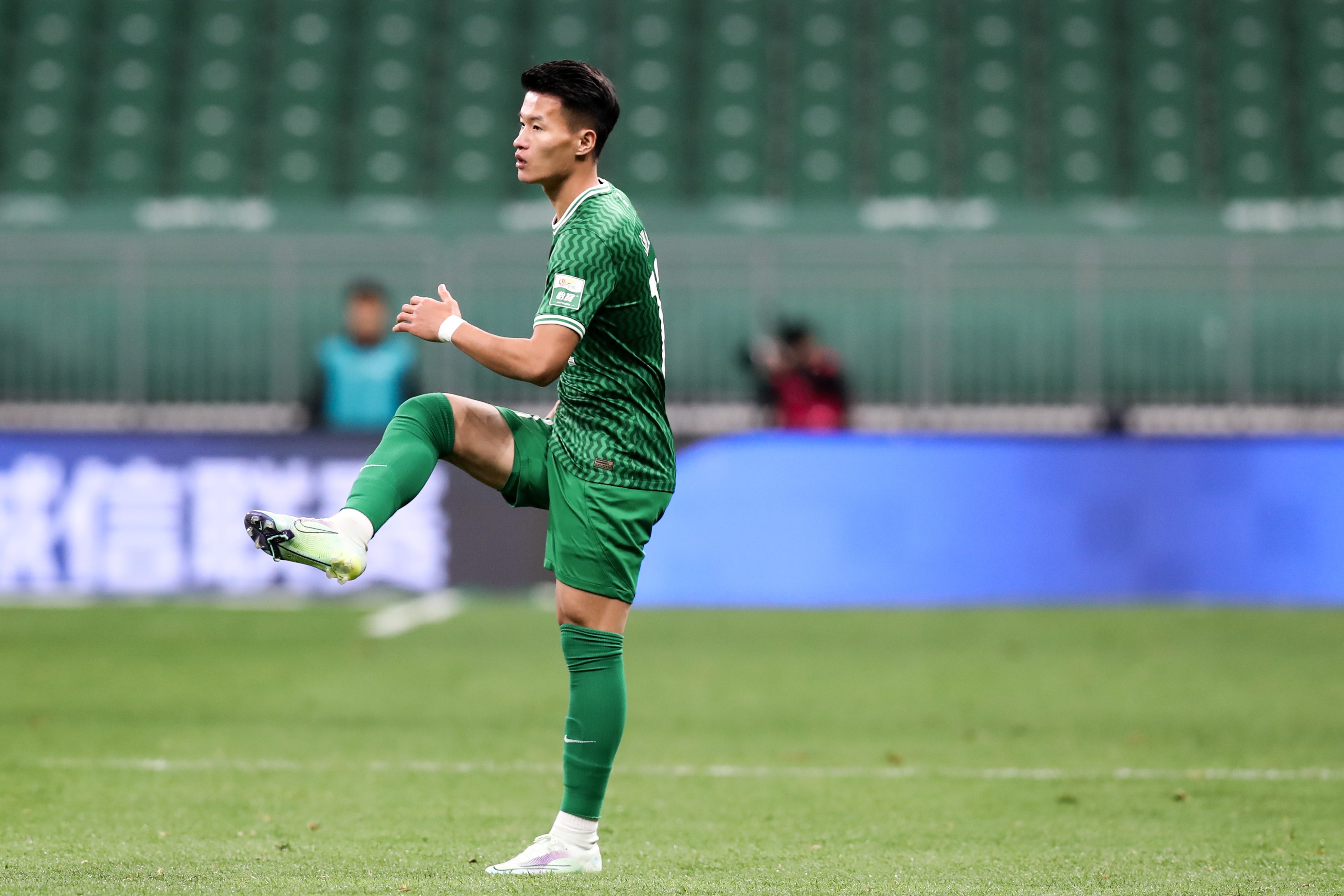 国安兵发广州备战足协杯 塞尔吉尼奥因规则缺阵