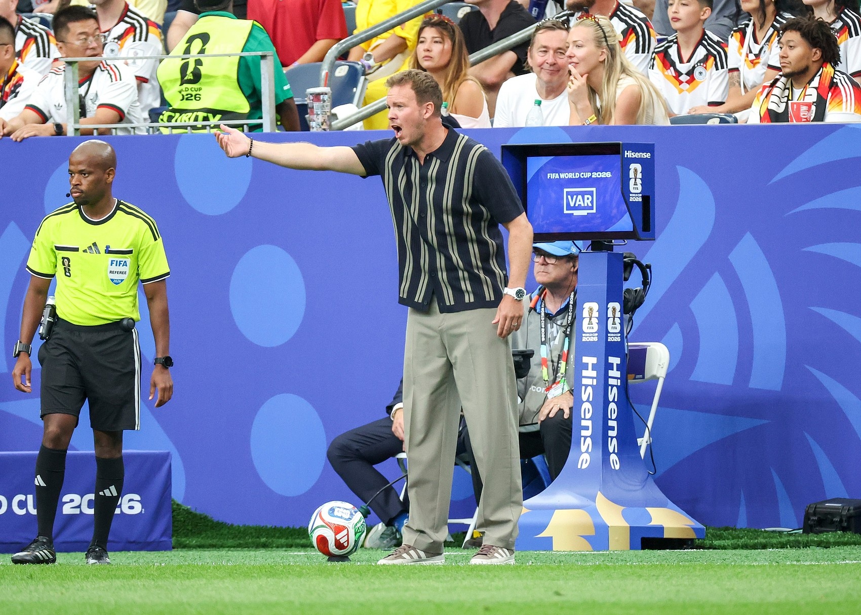 纳帅炮轰FIFA摄影师：距鼻毛1厘米 图赫尔也中招
