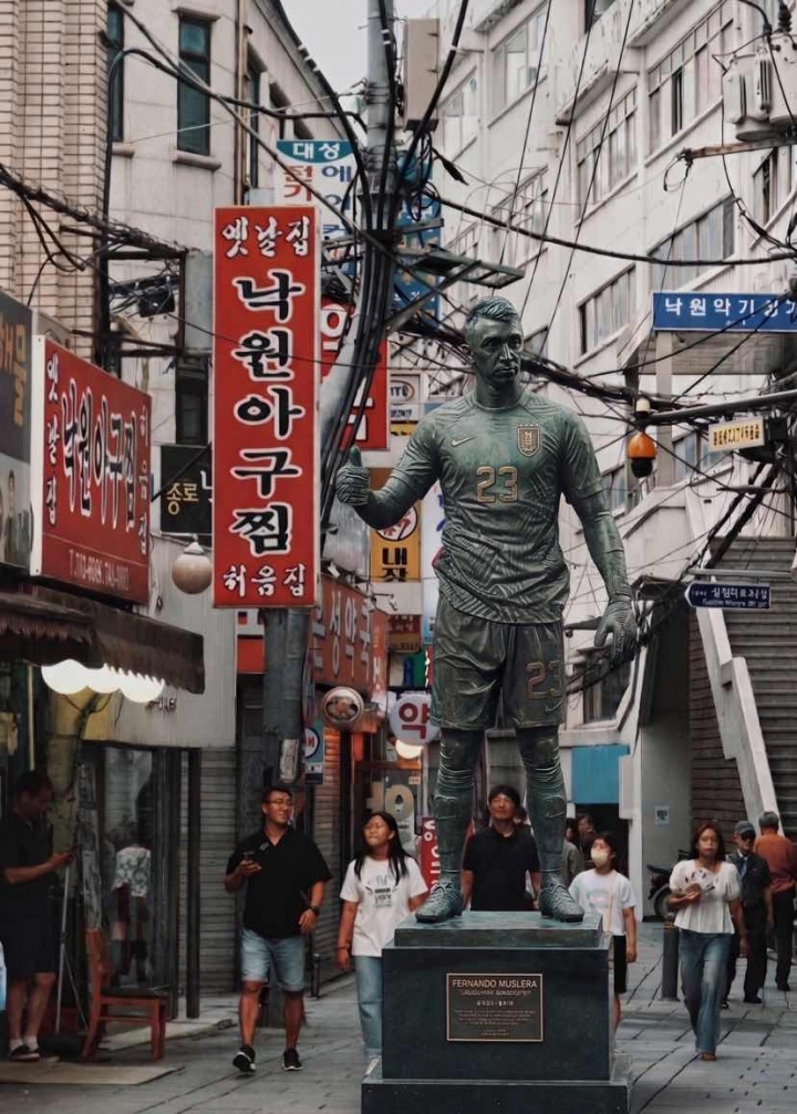 世界杯小组赛末轮：登贝莱戏谑金球，乌拉圭出局与韩国绝杀