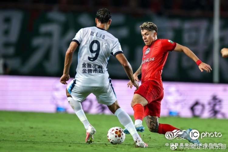 古斯塔沃头球难救主 河南主场1-1大连英博