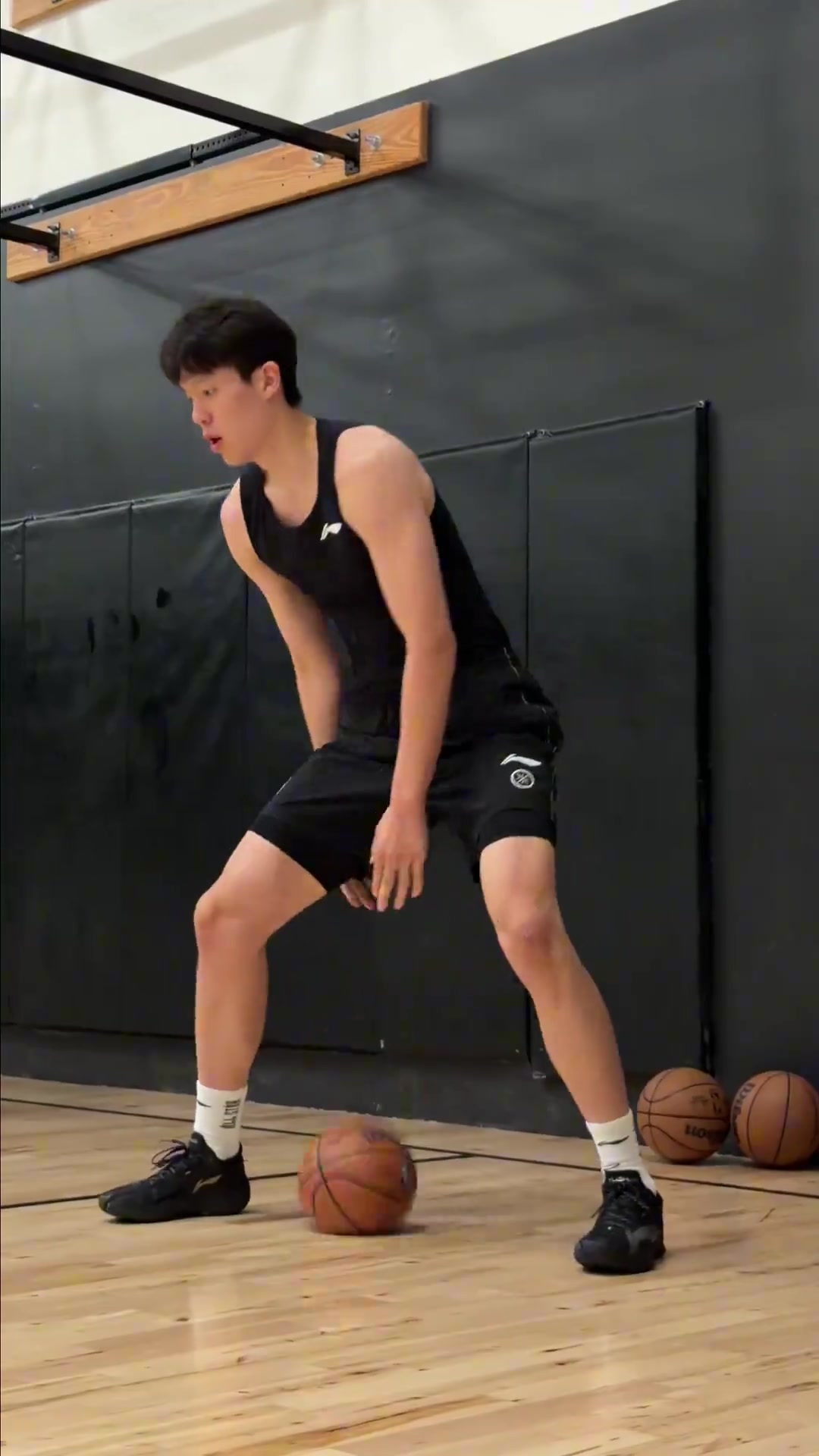 杨瀚森赴美训练日记：小乔丹指导 单挑小贾伦·杰克逊