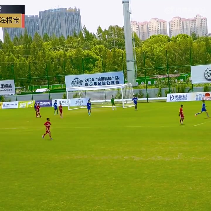 吕文君公开质疑青训选材标准 立志培养崇明梅西