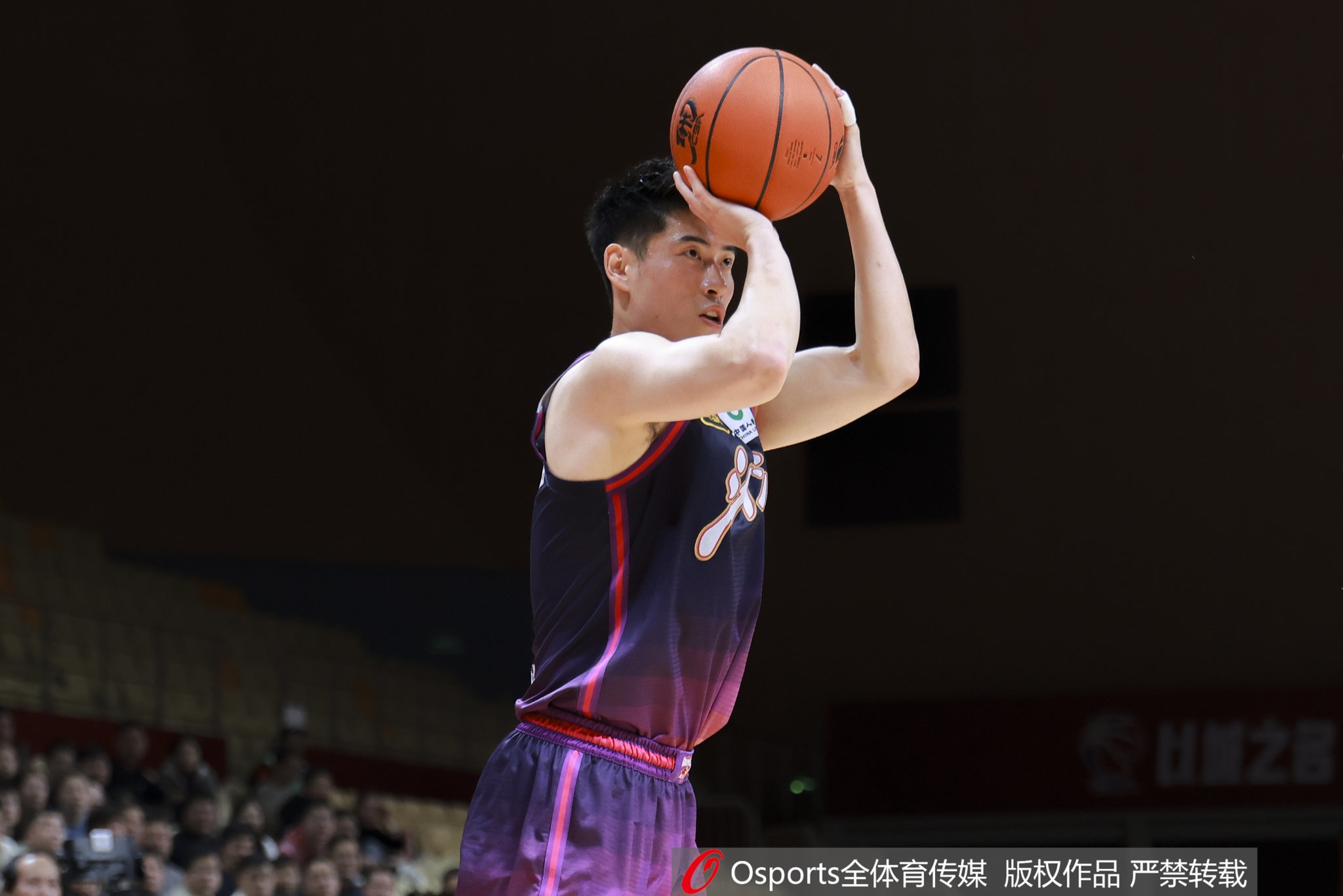 浙江男篮空出一顶薪名额 去年满额只得放走王奕博