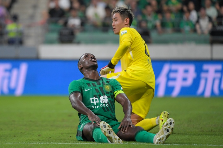 记者谈法比奥未进大名单:球队不愿冒险,为亚冠保留实力 记者谈法比奥未进大名单:球队不愿冒险,为亚冠保留实力